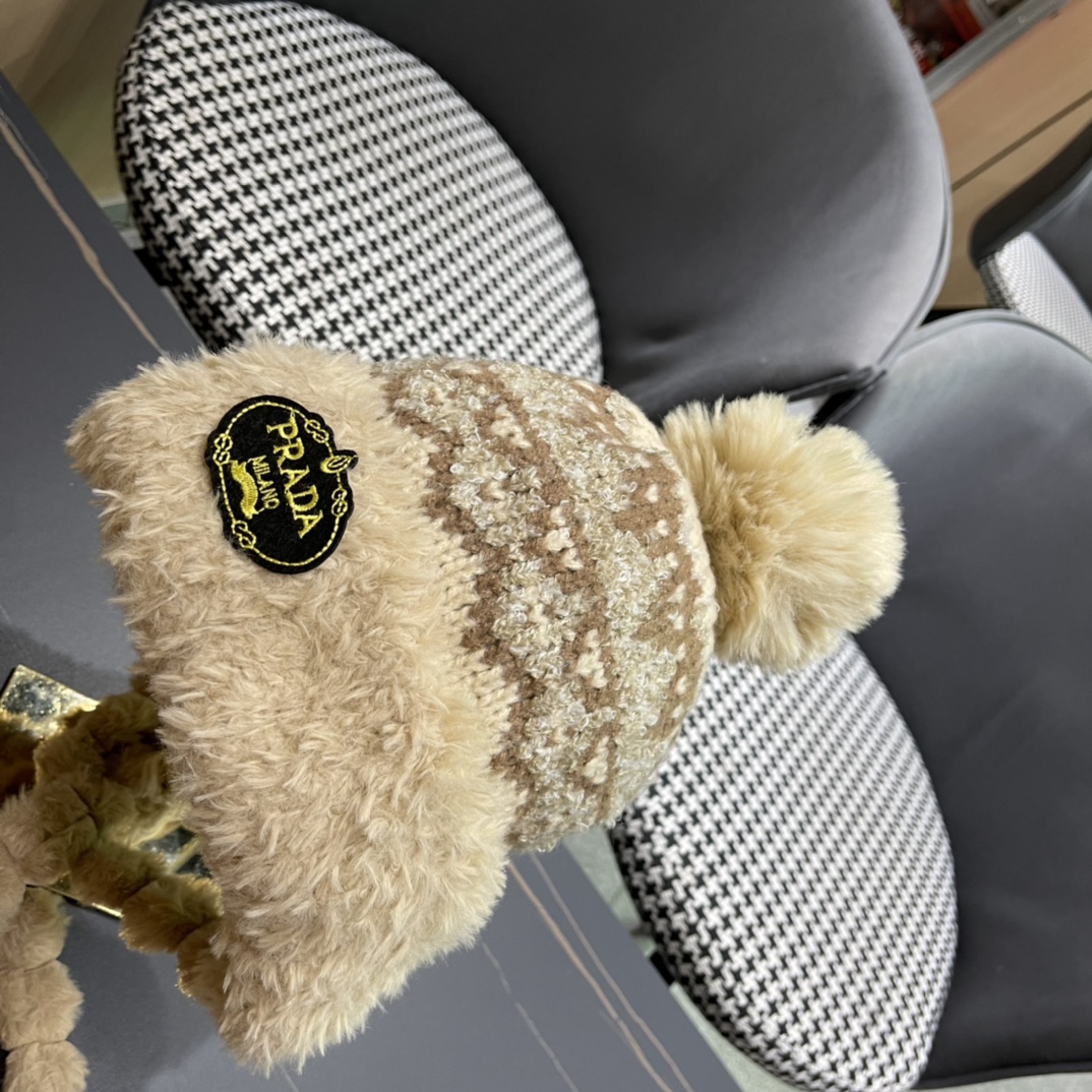 普拉达Prada🔱新款加绒加厚护耳雷锋帽，护耳帽，超火！细节做工都很精致，‼️经典款～超好搭配