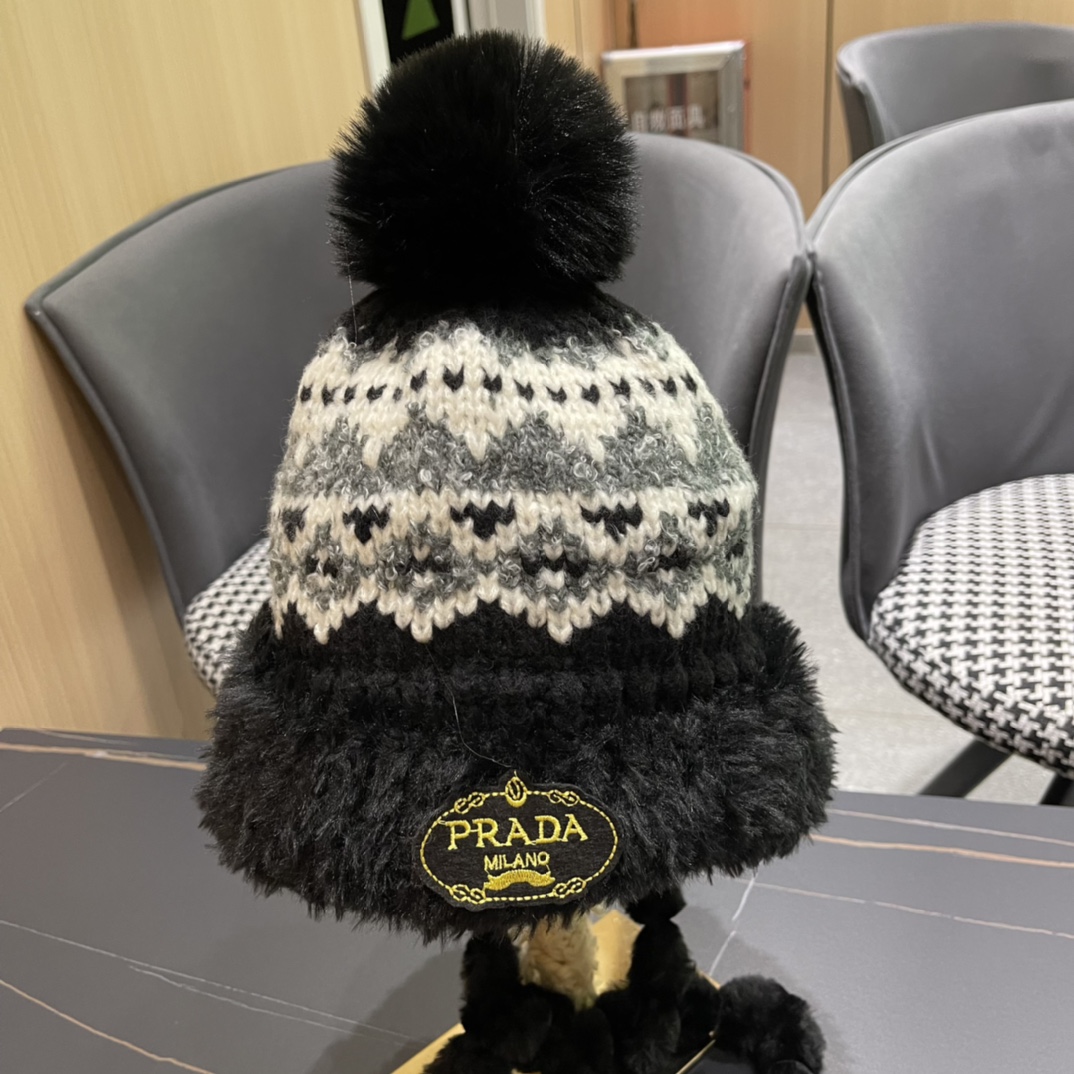 普拉达Prada🔱新款加绒加厚护耳雷锋帽，护耳帽，超火！细节做工都很精致，‼️经典款～超好搭配
