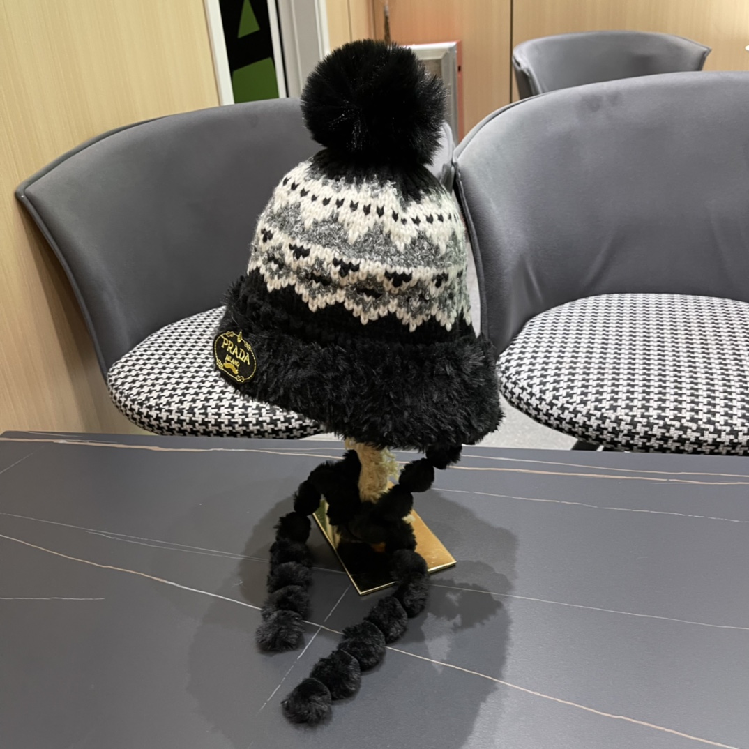 普拉达Prada🔱新款加绒加厚护耳雷锋帽，护耳帽，超火！细节做工都很精致，‼️经典款～超好搭配