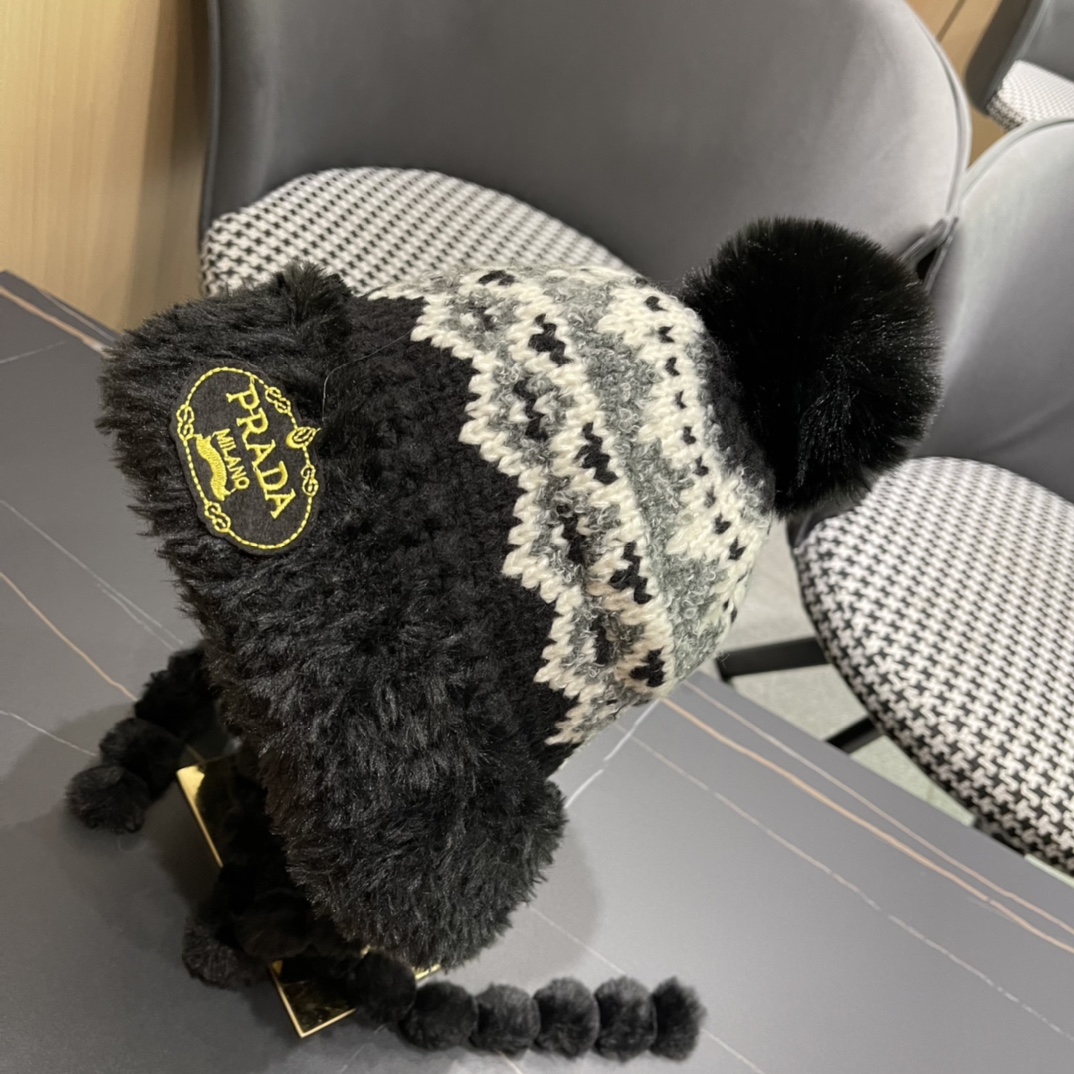 普拉达Prada🔱新款加绒加厚护耳雷锋帽，护耳帽，超火！细节做工都很精致，‼️经典款～超好搭配
