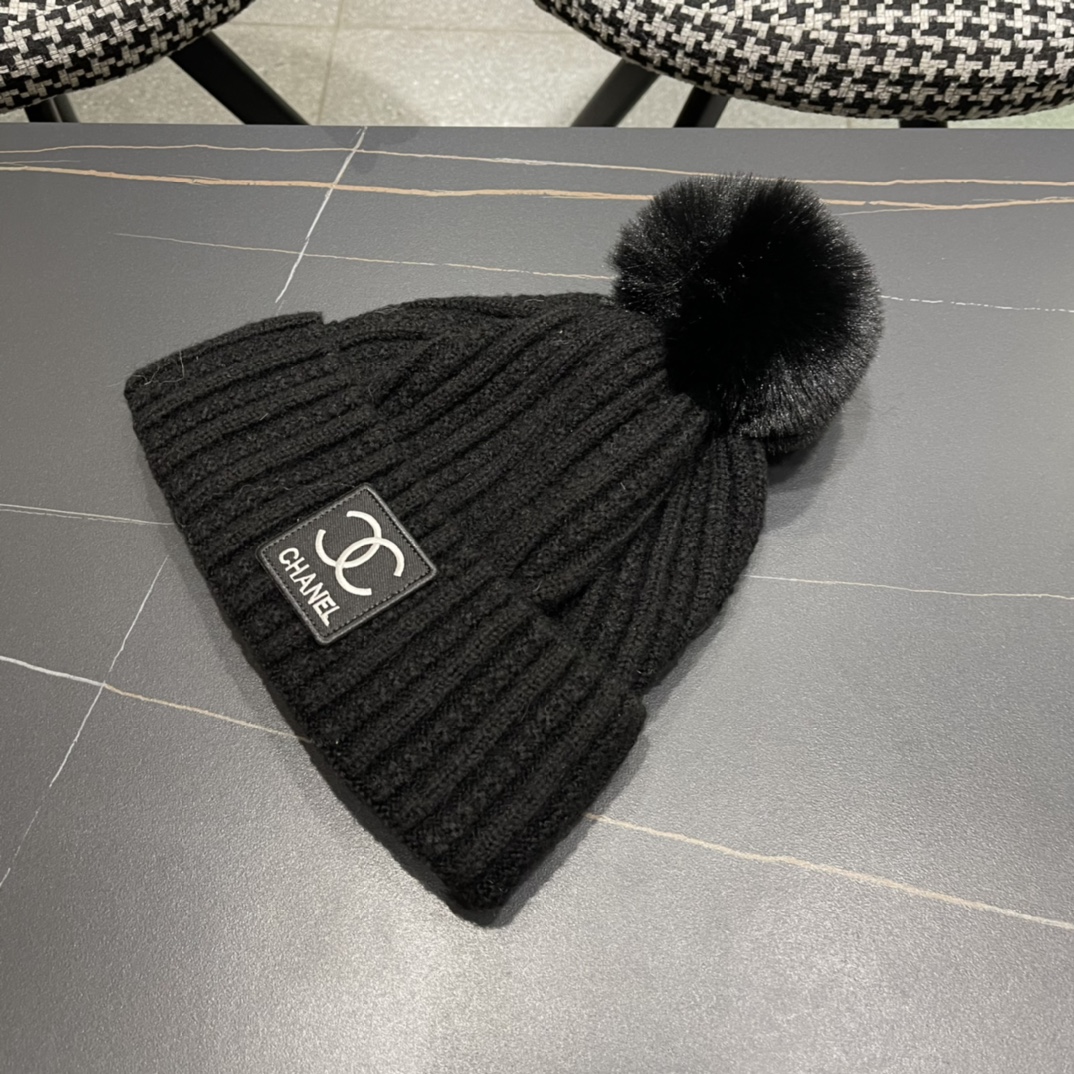  Chanel官网品质香奈儿秋冬网红时尚博主推荐款毛线帽，小红书爆款，手感超柔软舒适的针织线帽，弹性极佳