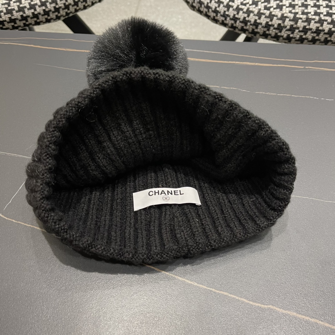  Chanel官网品质香奈儿秋冬网红时尚博主推荐款毛线帽，小红书爆款，手感超柔软舒适的针织线帽，弹性极佳