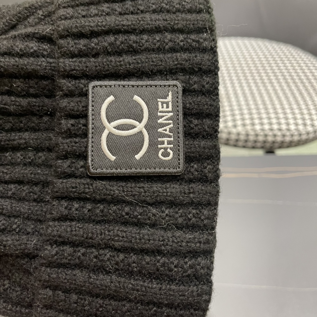  Chanel官网品质香奈儿秋冬网红时尚博主推荐款毛线帽，小红书爆款，手感超柔软舒适的针织线帽，弹性极佳