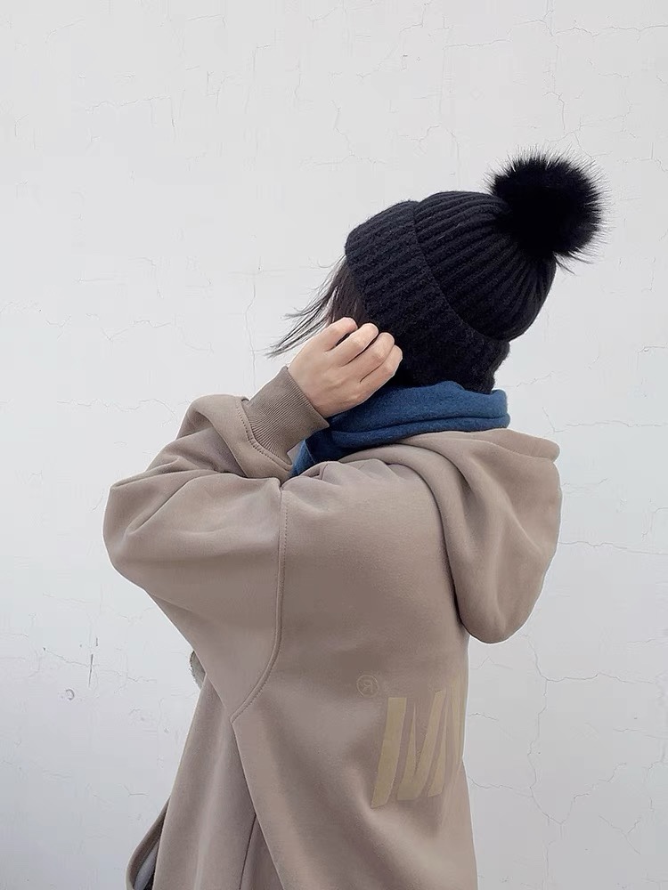  Chanel官网品质香奈儿秋冬网红时尚博主推荐款毛线帽，小红书爆款，手感超柔软舒适的针织线帽，弹性极佳