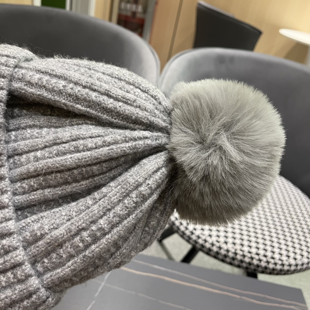  Chanel官网品质香奈儿秋冬网红时尚博主推荐款毛线帽，小红书爆款，手感超柔软舒适的针织线帽，弹性极佳