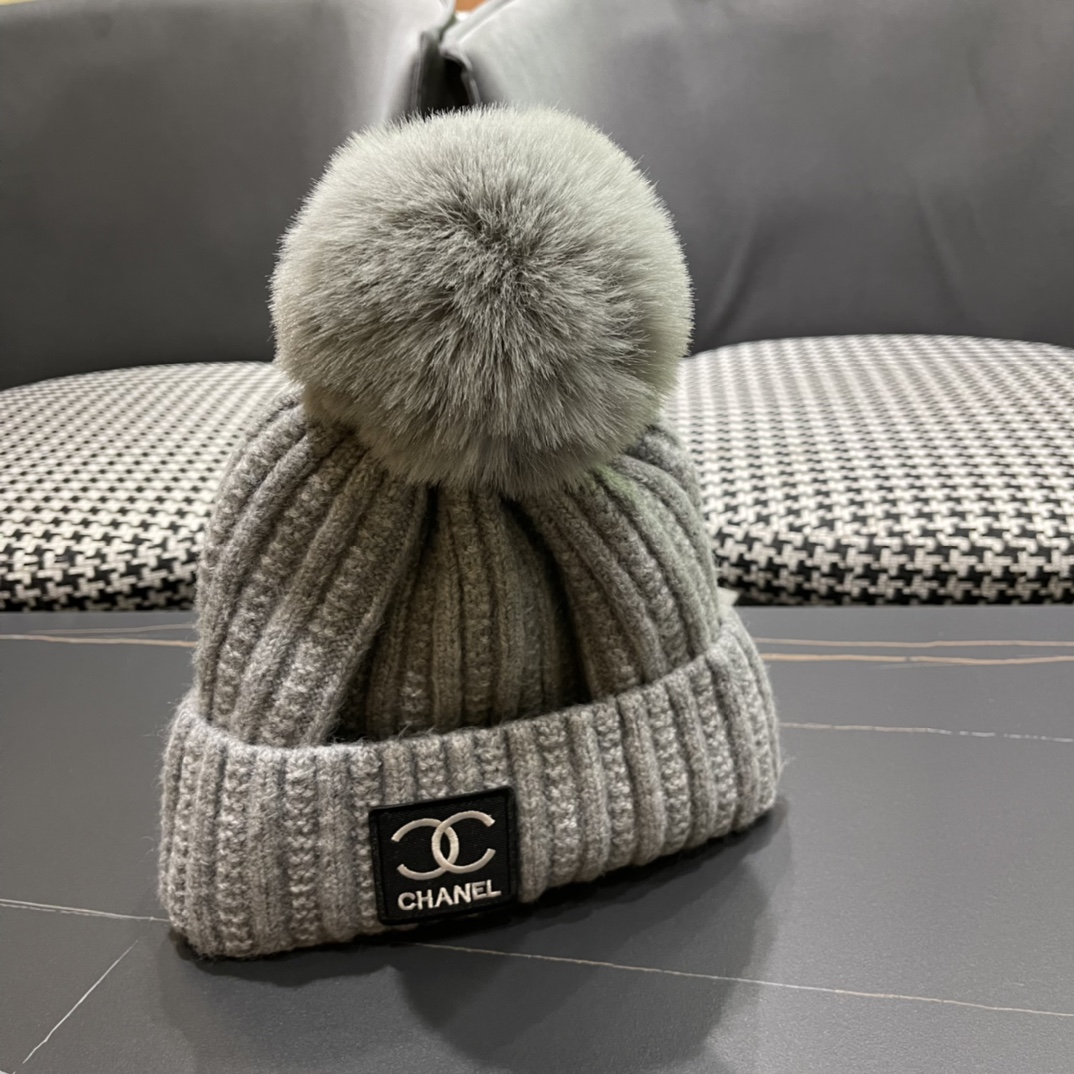  Chanel官网品质香奈儿秋冬网红时尚博主推荐款毛线帽，小红书爆款，手感超柔软舒适的针织线帽，弹性极佳