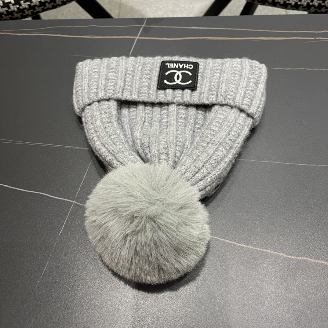  Chanel官网品质香奈儿秋冬网红时尚博主推荐款毛线帽，小红书爆款，手感超柔软舒适的针织线帽，弹性极佳