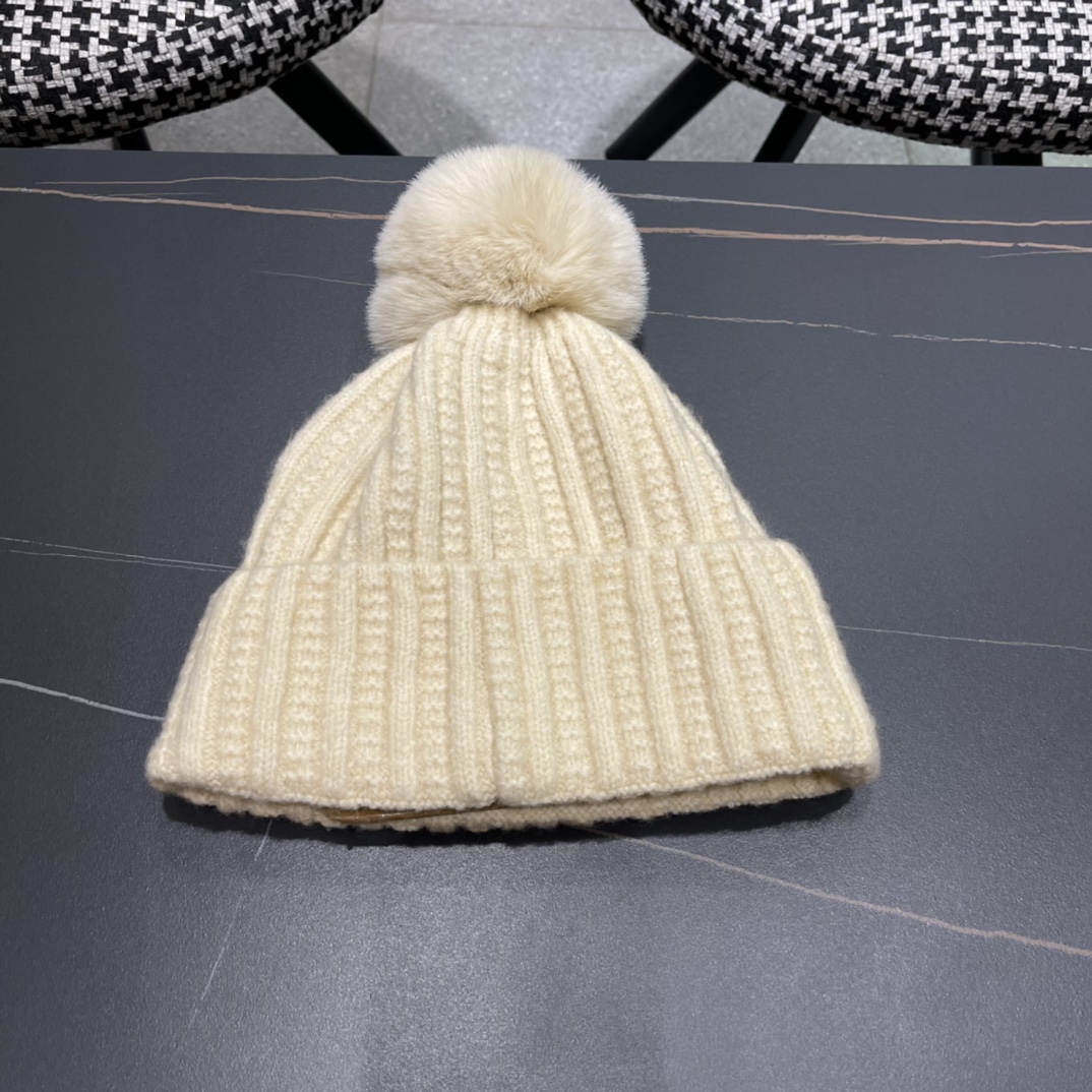  Chanel官网品质香奈儿秋冬网红时尚博主推荐款毛线帽，小红书爆款，手感超柔软舒适的针织线帽，弹性极佳