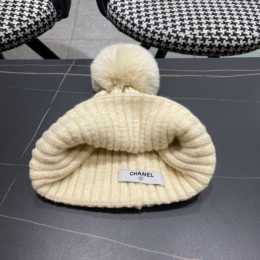  Chanel官网品质香奈儿秋冬网红时尚博主推荐款毛线帽，小红书爆款，手感超柔软舒适的针织线帽，弹性极佳