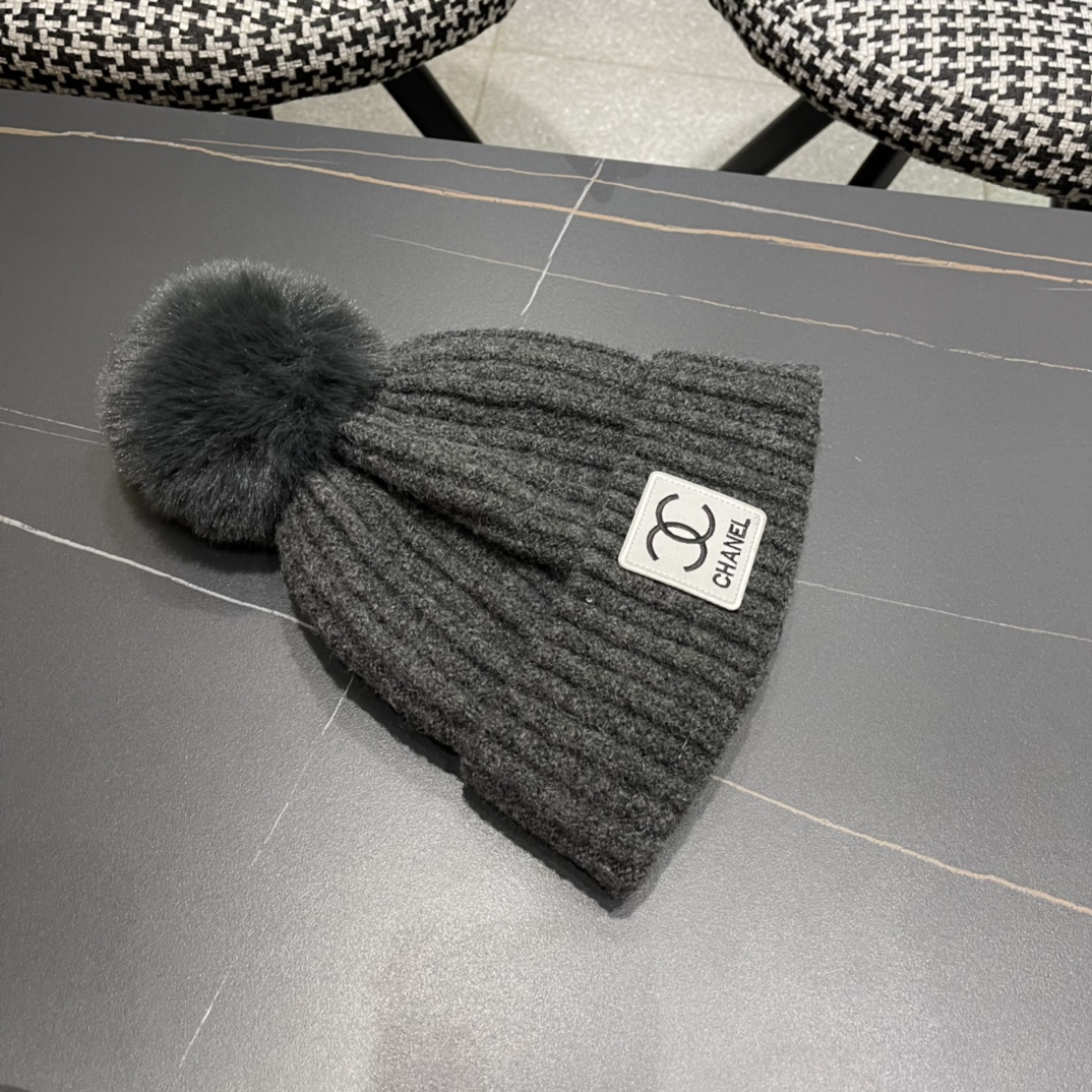  Chanel官网品质香奈儿秋冬网红时尚博主推荐款毛线帽，小红书爆款，手感超柔软舒适的针织线帽，弹性极佳