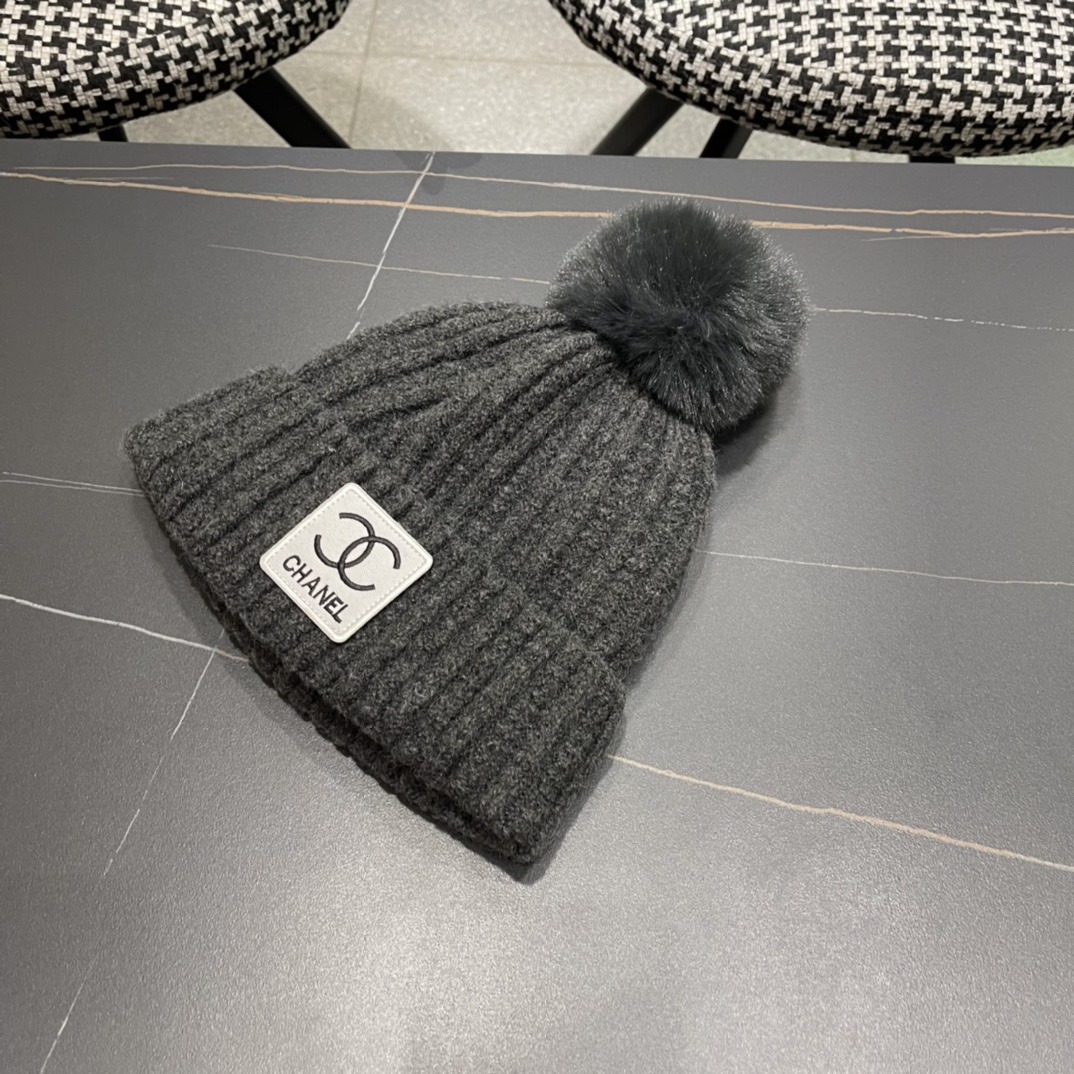  Chanel官网品质香奈儿秋冬网红时尚博主推荐款毛线帽，小红书爆款，手感超柔软舒适的针织线帽，弹性极佳
