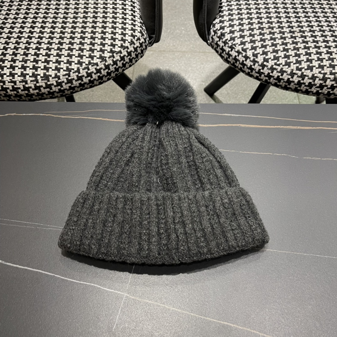  Chanel官网品质香奈儿秋冬网红时尚博主推荐款毛线帽，小红书爆款，手感超柔软舒适的针织线帽，弹性极佳