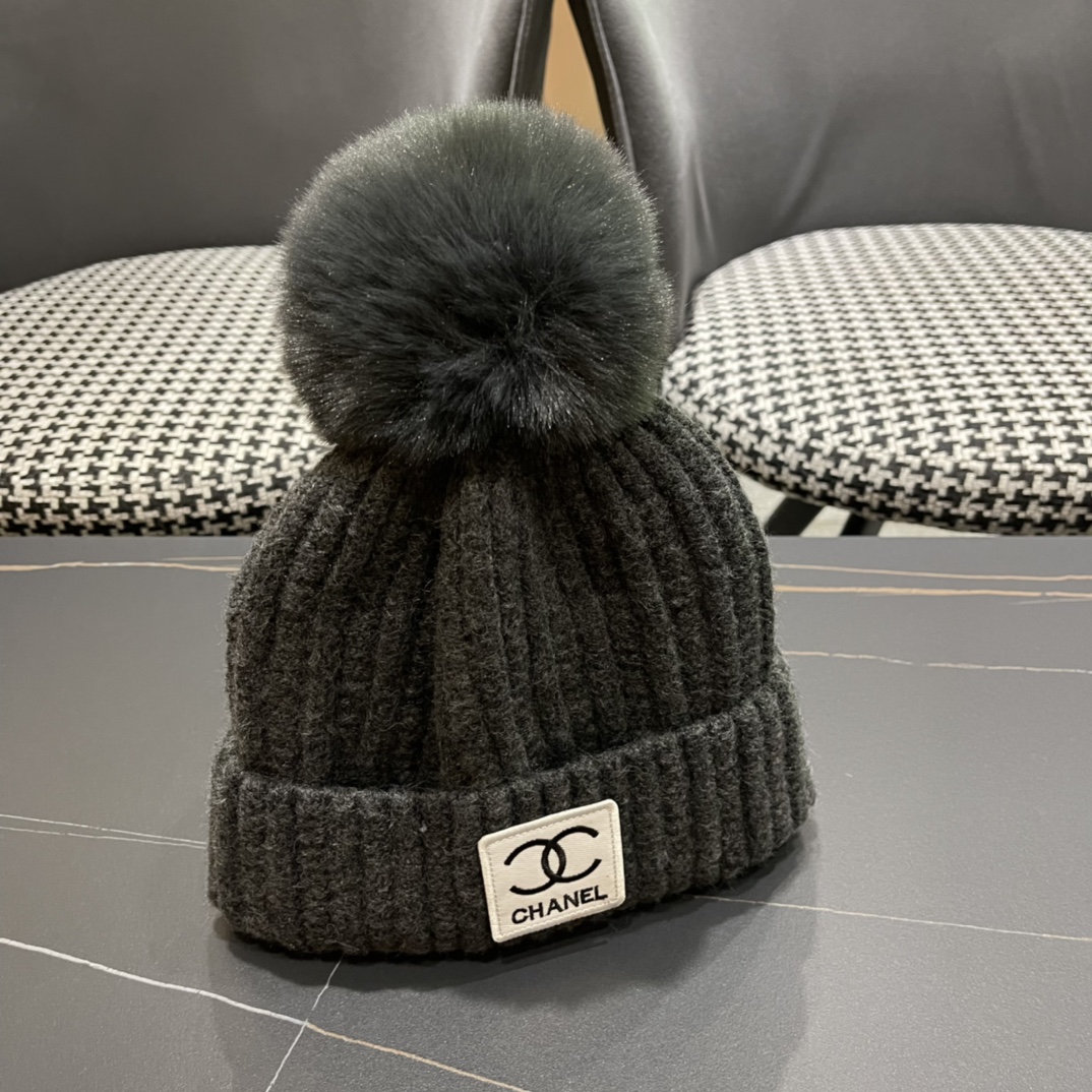  Chanel官网品质香奈儿秋冬网红时尚博主推荐款毛线帽，小红书爆款，手感超柔软舒适的针织线帽，弹性极佳