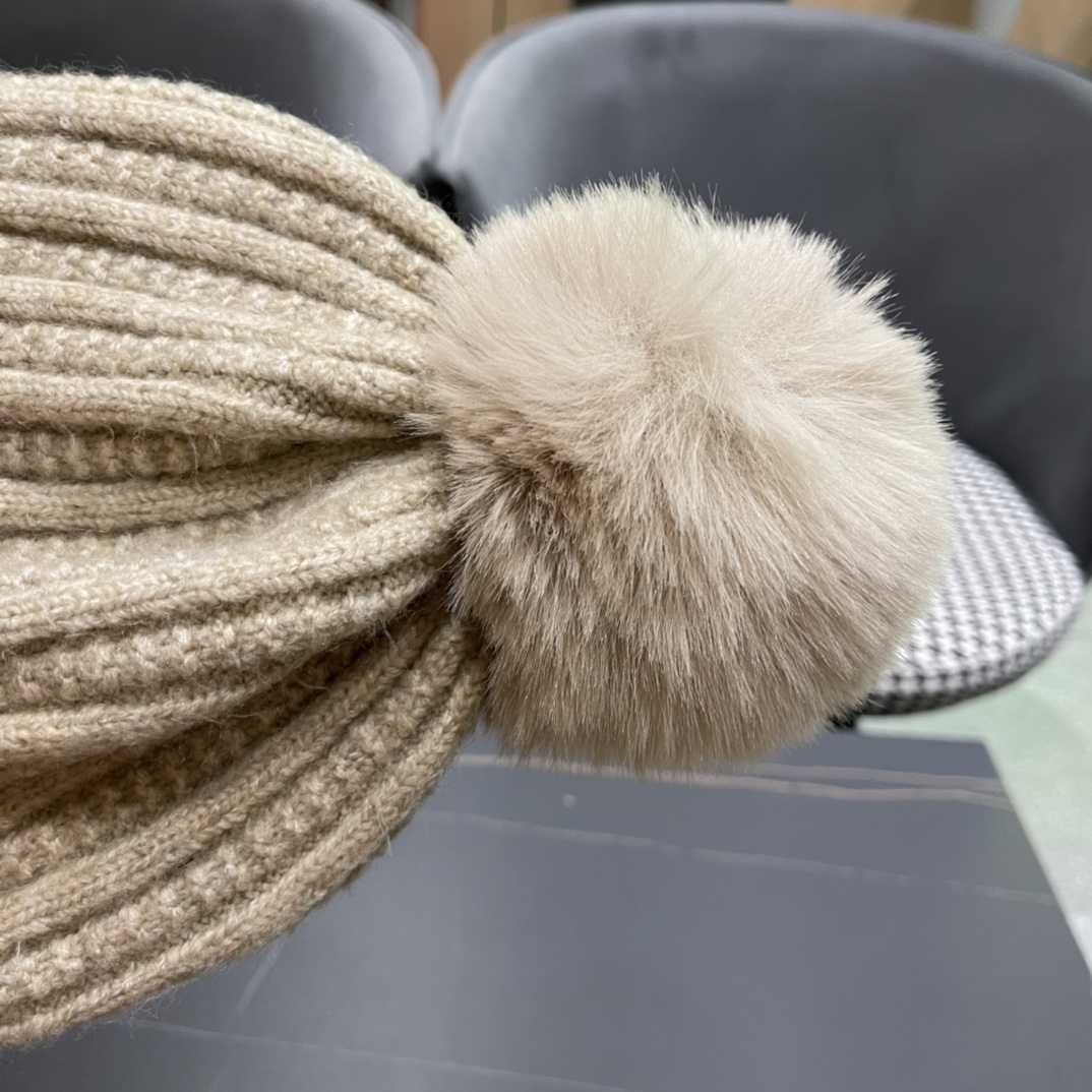  Chanel官网品质香奈儿秋冬网红时尚博主推荐款毛线帽，小红书爆款，手感超柔软舒适的针织线帽，弹性极佳