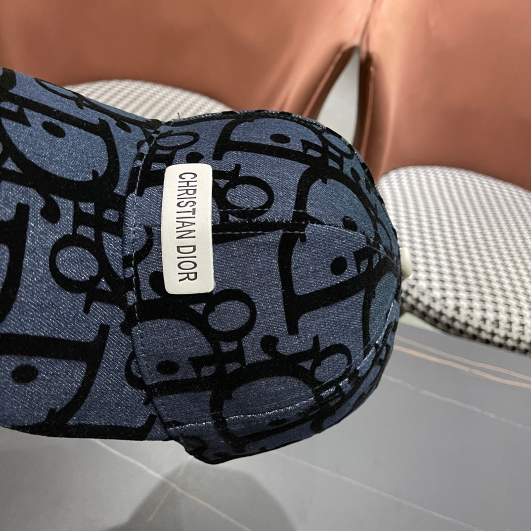  Dior迪奥2024新‮棒款‬球帽，鸭舌帽，原‮品单‬质，跑‮多量‬色