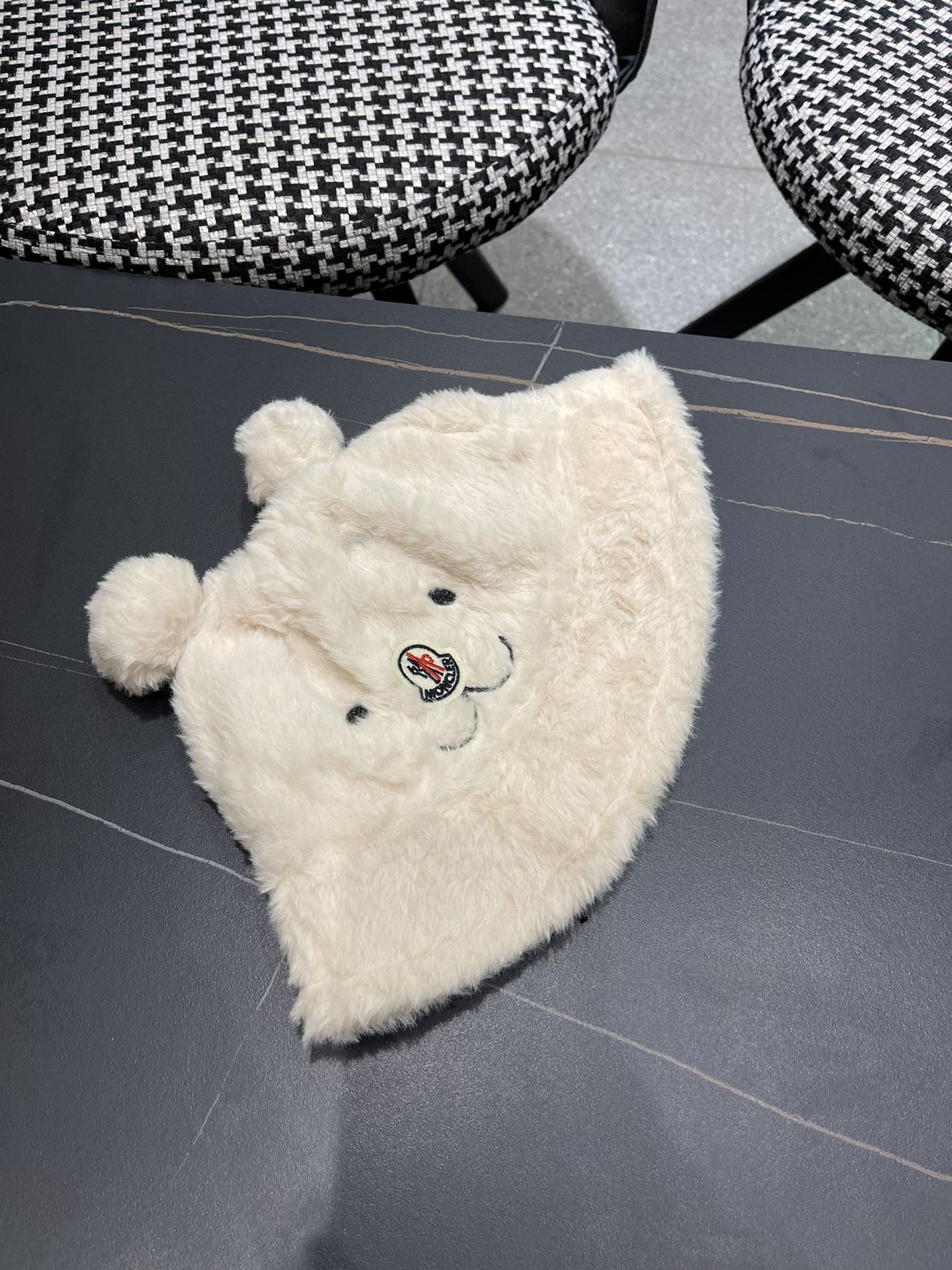 蒙口 moncler小熊加绒渔夫帽女秋冬款大头围时尚百搭显脸小