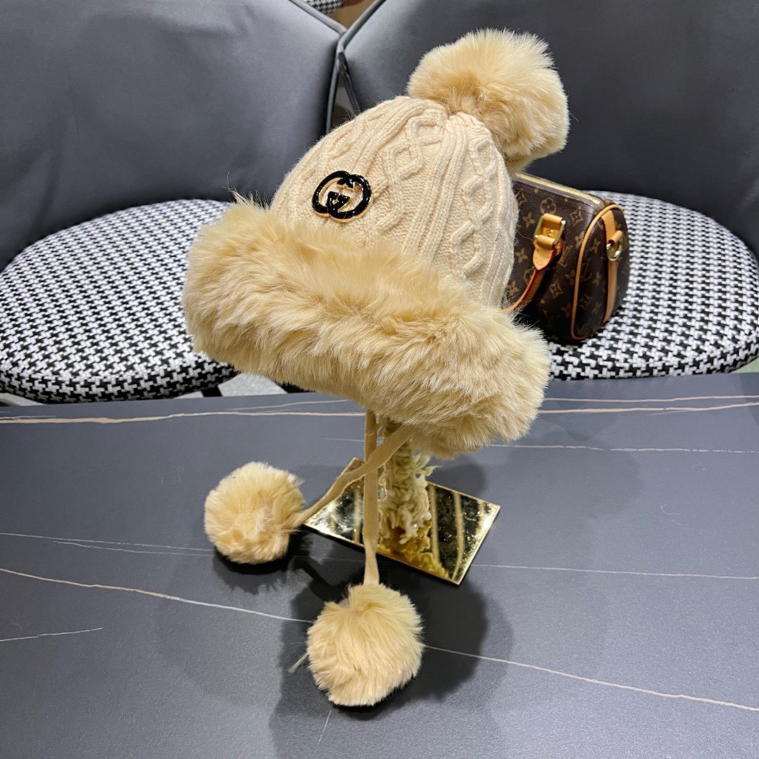 GUCCI古奇 冬季雷锋帽女韩版潮百搭可爱毛球针织毛线帽加绒保暖时尚护耳帽子