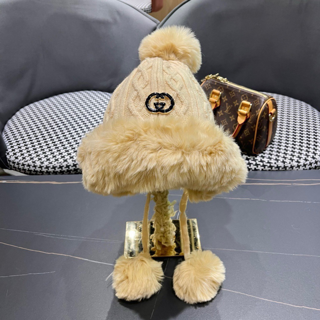 GUCCI古奇 冬季雷锋帽女韩版潮百搭可爱毛球针织毛线帽加绒保暖时尚护耳帽子