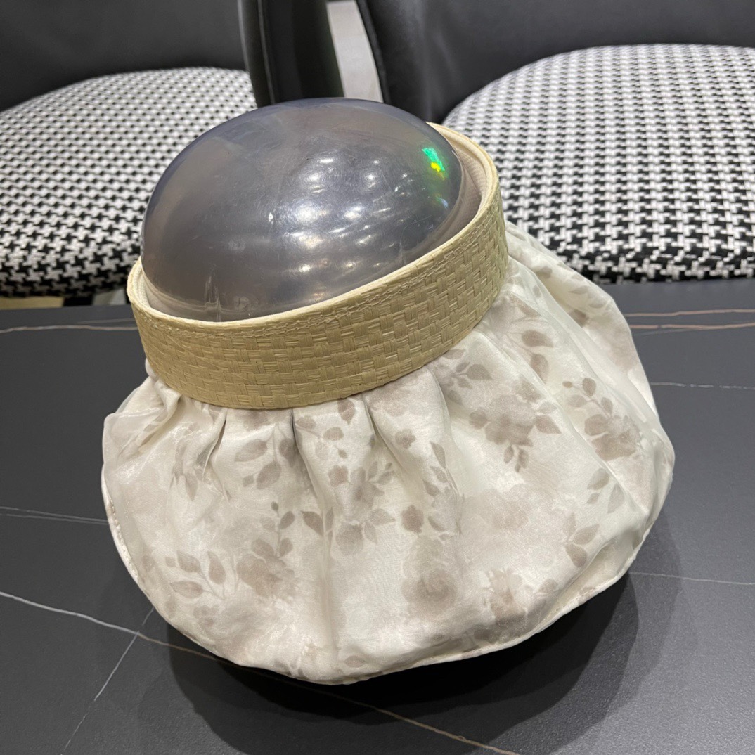   香奈儿新款夏季新款直播爆款遮阳帽空顶帽，大牌出货，好搭！出街必备