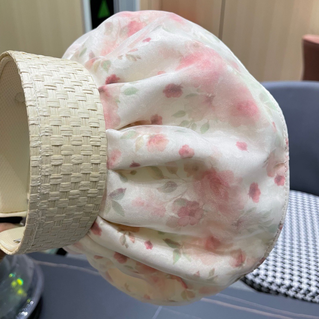   香奈儿新款夏季新款直播爆款遮阳帽空顶帽，大牌出货，好搭！出街必备