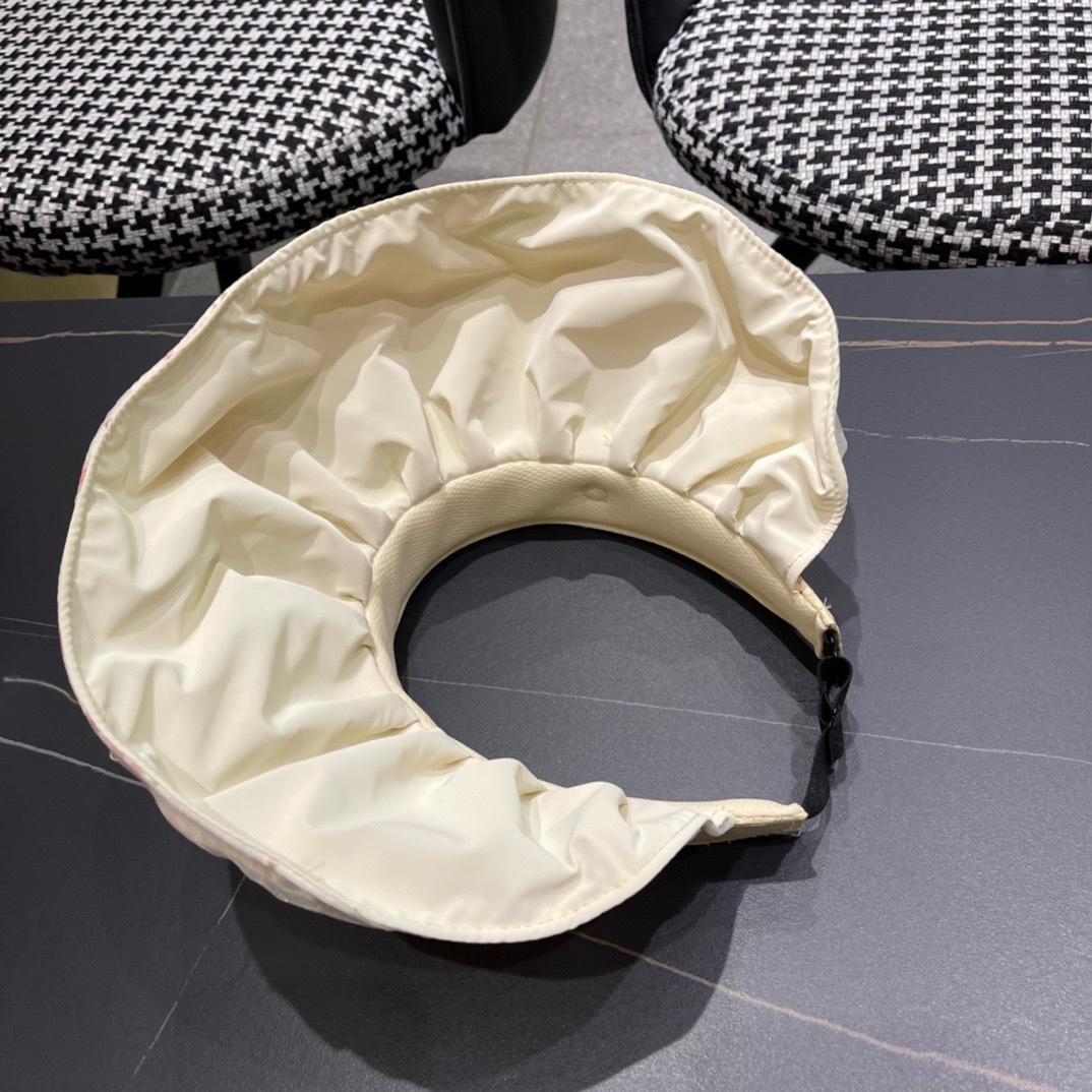   香奈儿新款夏季新款直播爆款遮阳帽空顶帽，大牌出货，好搭！出街必备