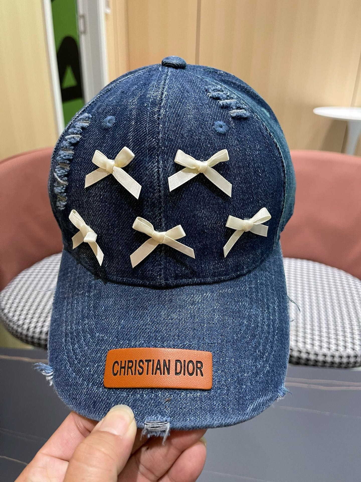 ，dior(迪奥)新款牛仔棒球帽， 轻盈透气！质量超赞，基础头围56，贴片可调节。