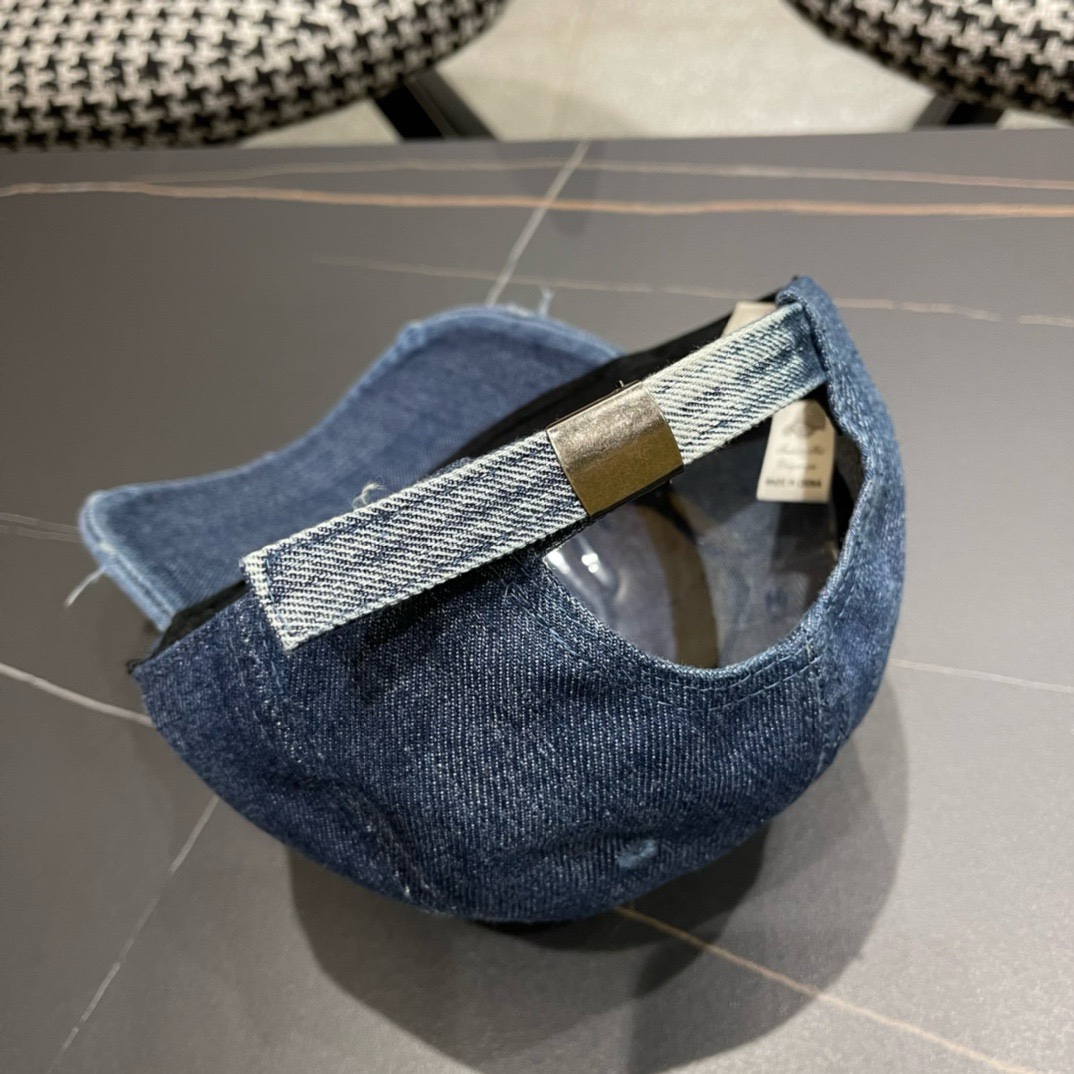 ，dior(迪奥)新款牛仔棒球帽， 轻盈透气！质量超赞，基础头围56，贴片可调节。