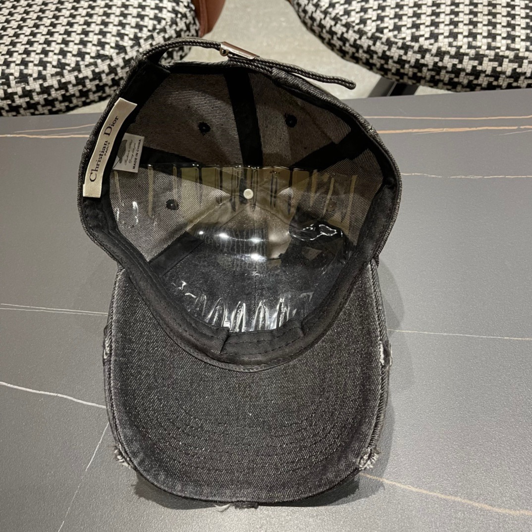 ，dior(迪奥)新款牛仔棒球帽， 轻盈透气！质量超赞，基础头围56，贴片可调节。