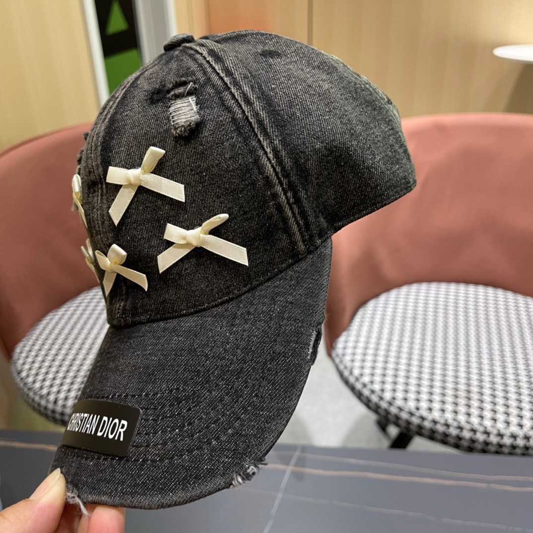 ，dior(迪奥)新款牛仔棒球帽， 轻盈透气！质量超赞，基础头围56，贴片可调节。