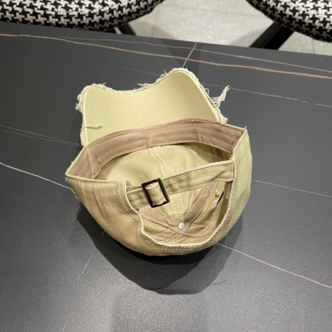 【CELINE赛琳】春夏款棒球帽🧢，出街必备超好搭配，赶紧入手！