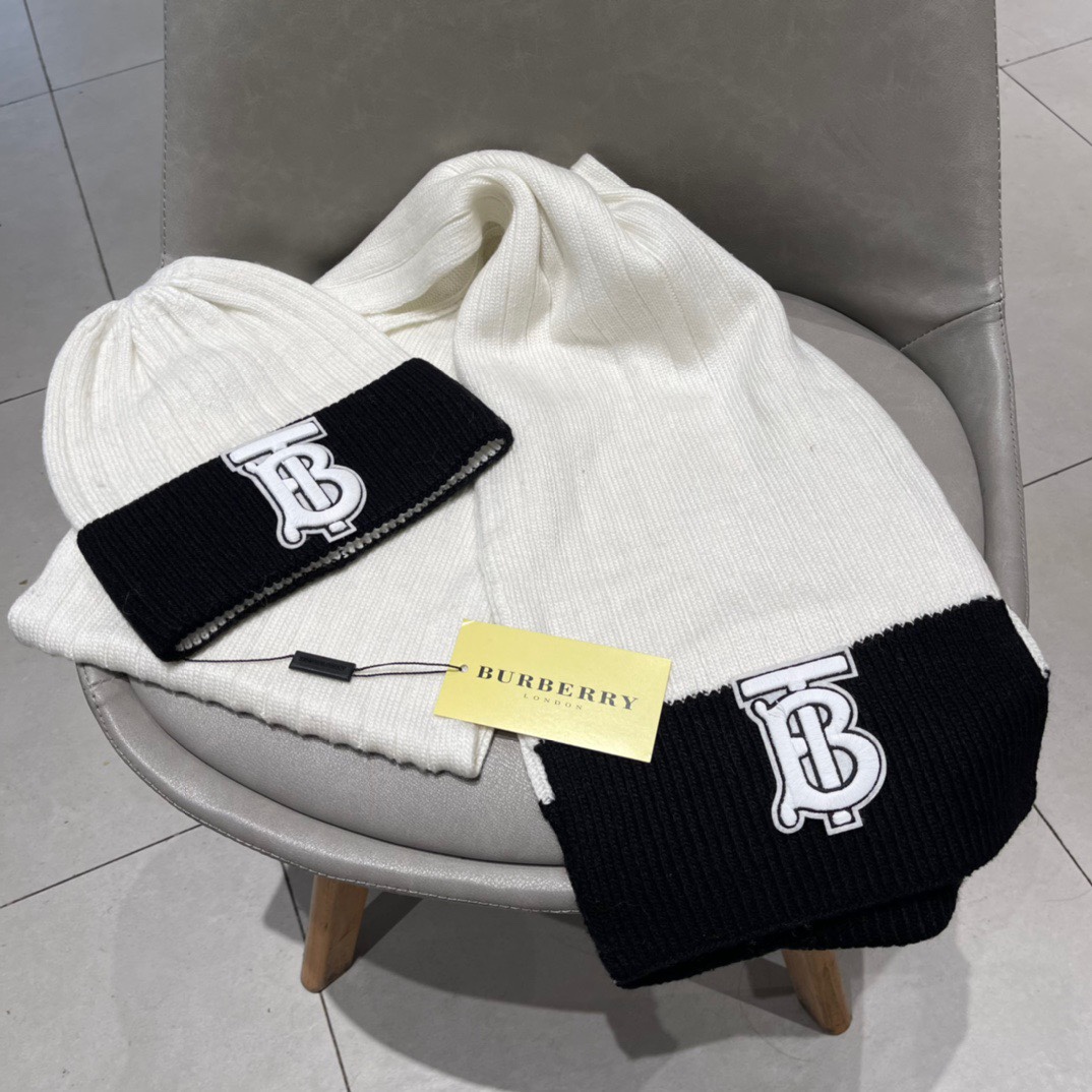 BURBERRY巴宝莉原单帽子围巾套装[爱心][爱心]70%兔绒+30%羊毛材质保暖又时尚配最新款香奈儿