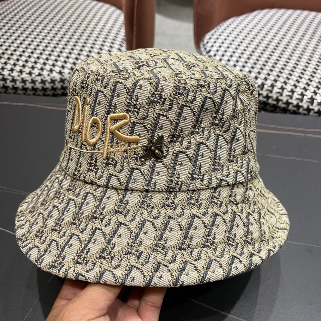  Dior 迪奥 新款原单渔夫帽， 精致純也格调很有感觉，很酷很时尚，专柜断货热门，质量超赞