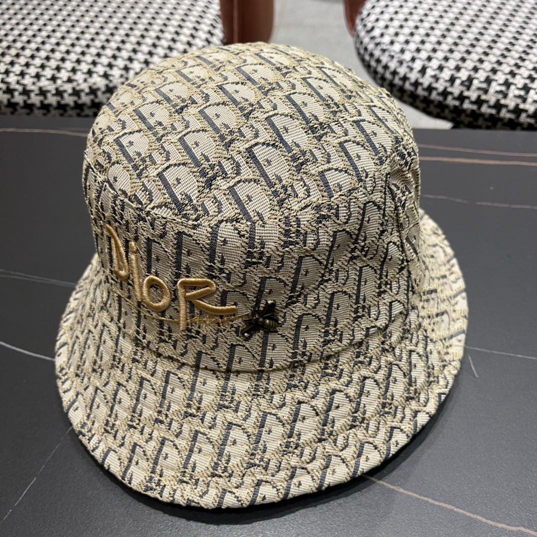  Dior 迪奥 新款原单渔夫帽， 精致純也格调很有感觉，很酷很时尚，专柜断货热门，质量超赞