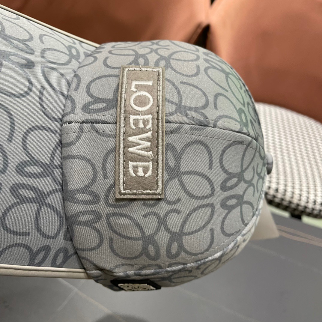。【LOEWE罗意威】2024新款棒球帽，专柜经典款，男女通用