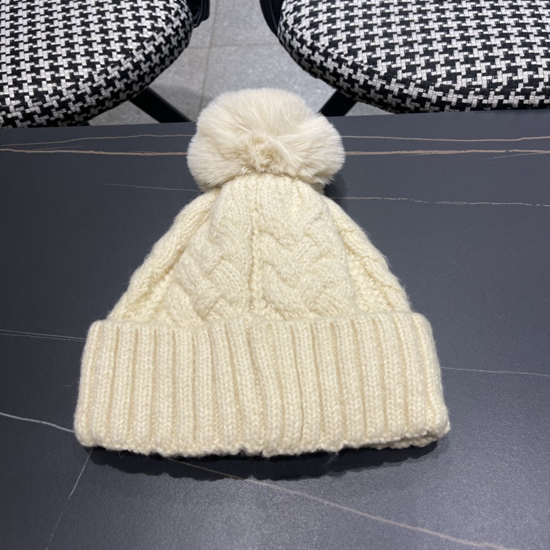  巴黎世家 秋冬新款大牌同款针织毛线帽均码，出街超好搭配！