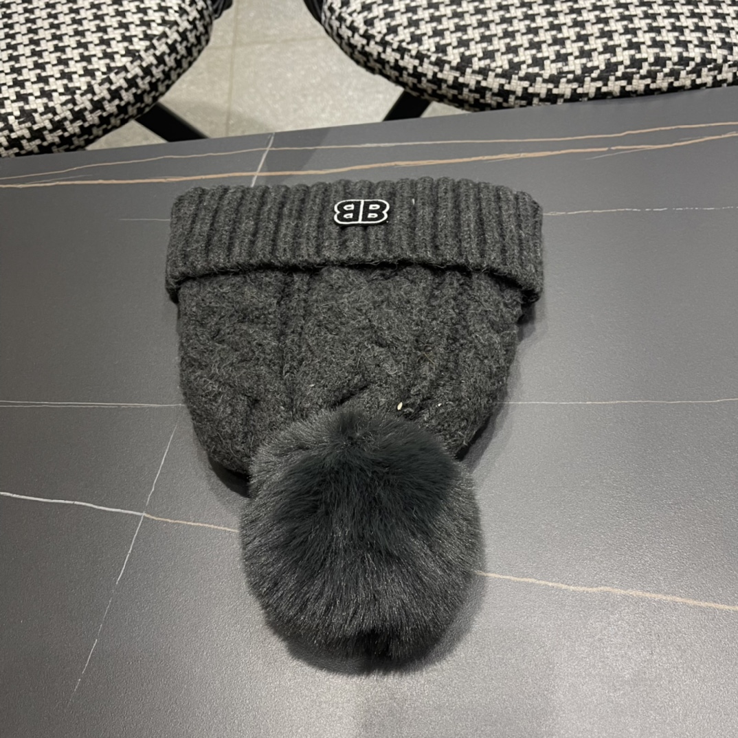  巴黎世家 秋冬新款大牌同款针织毛线帽均码，出街超好搭配！