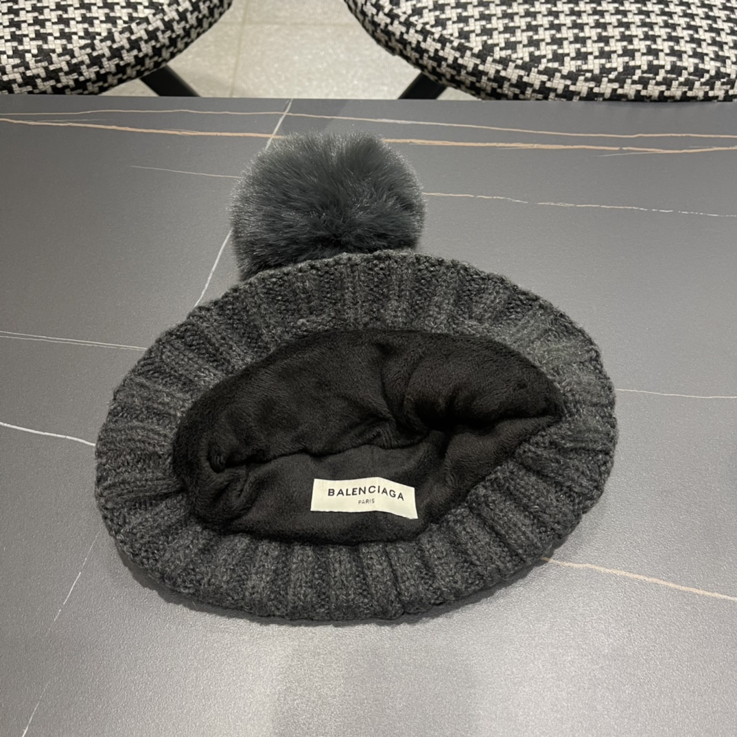  巴黎世家 秋冬新款大牌同款针织毛线帽均码，出街超好搭配！