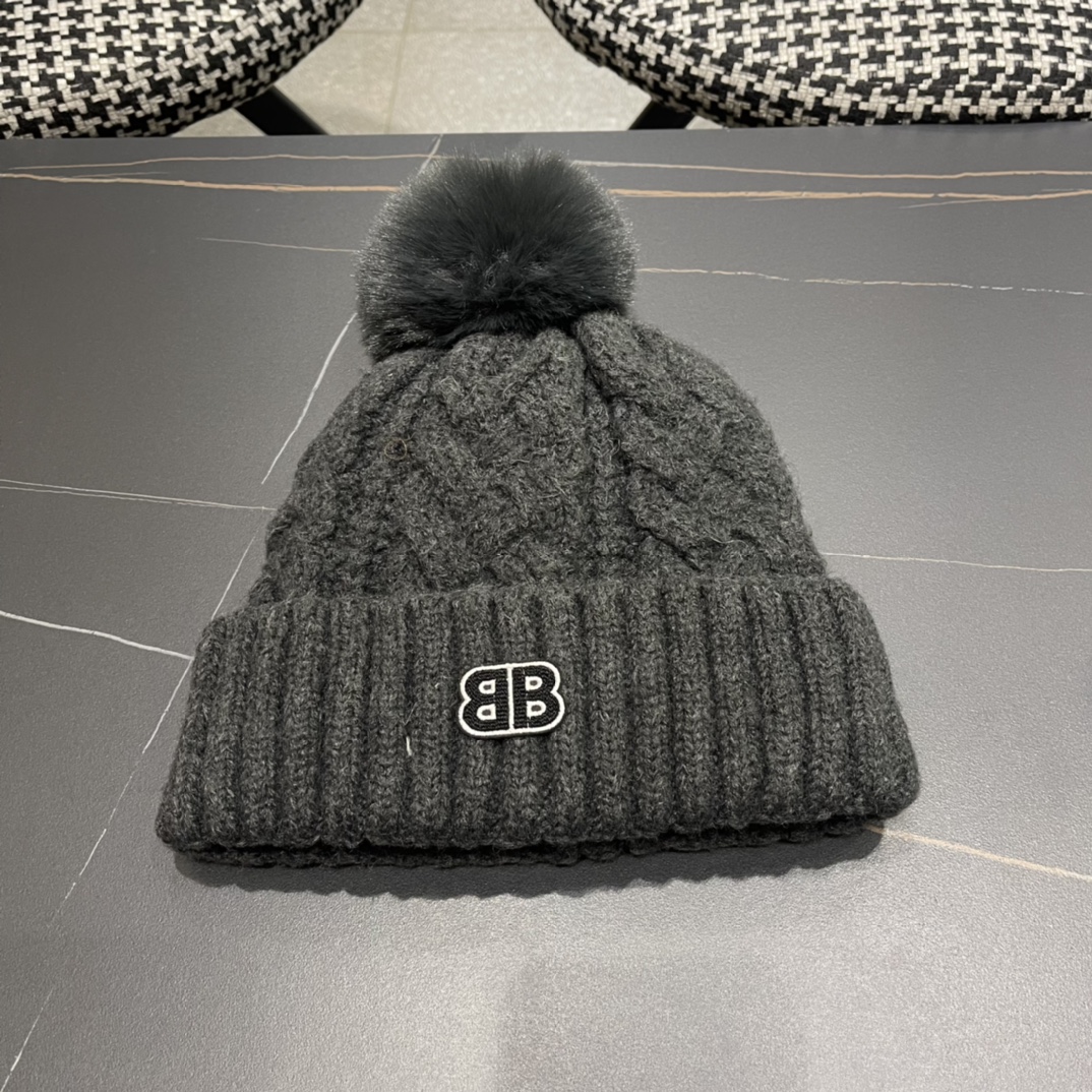  巴黎世家 秋冬新款大牌同款针织毛线帽均码，出街超好搭配！