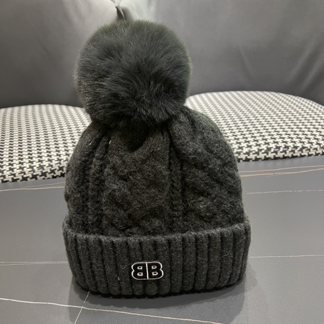  巴黎世家 秋冬新款大牌同款针织毛线帽均码，出街超好搭配！