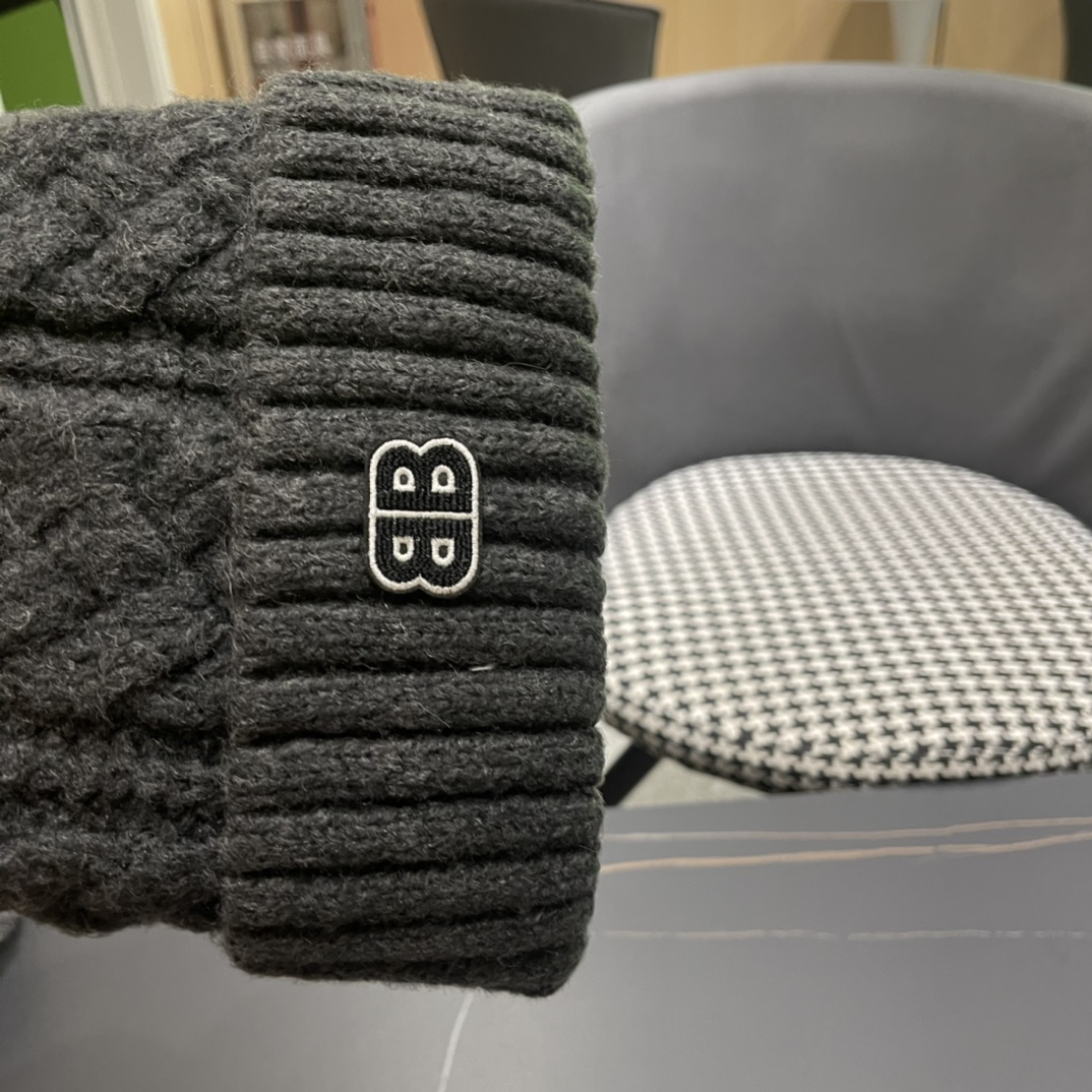  巴黎世家 秋冬新款大牌同款针织毛线帽均码，出街超好搭配！