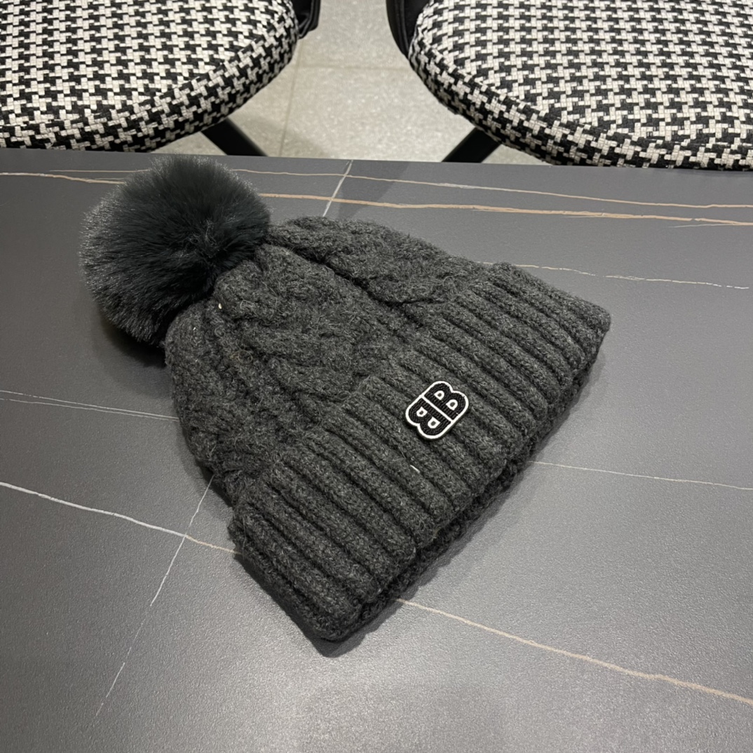  巴黎世家 秋冬新款大牌同款针织毛线帽均码，出街超好搭配！