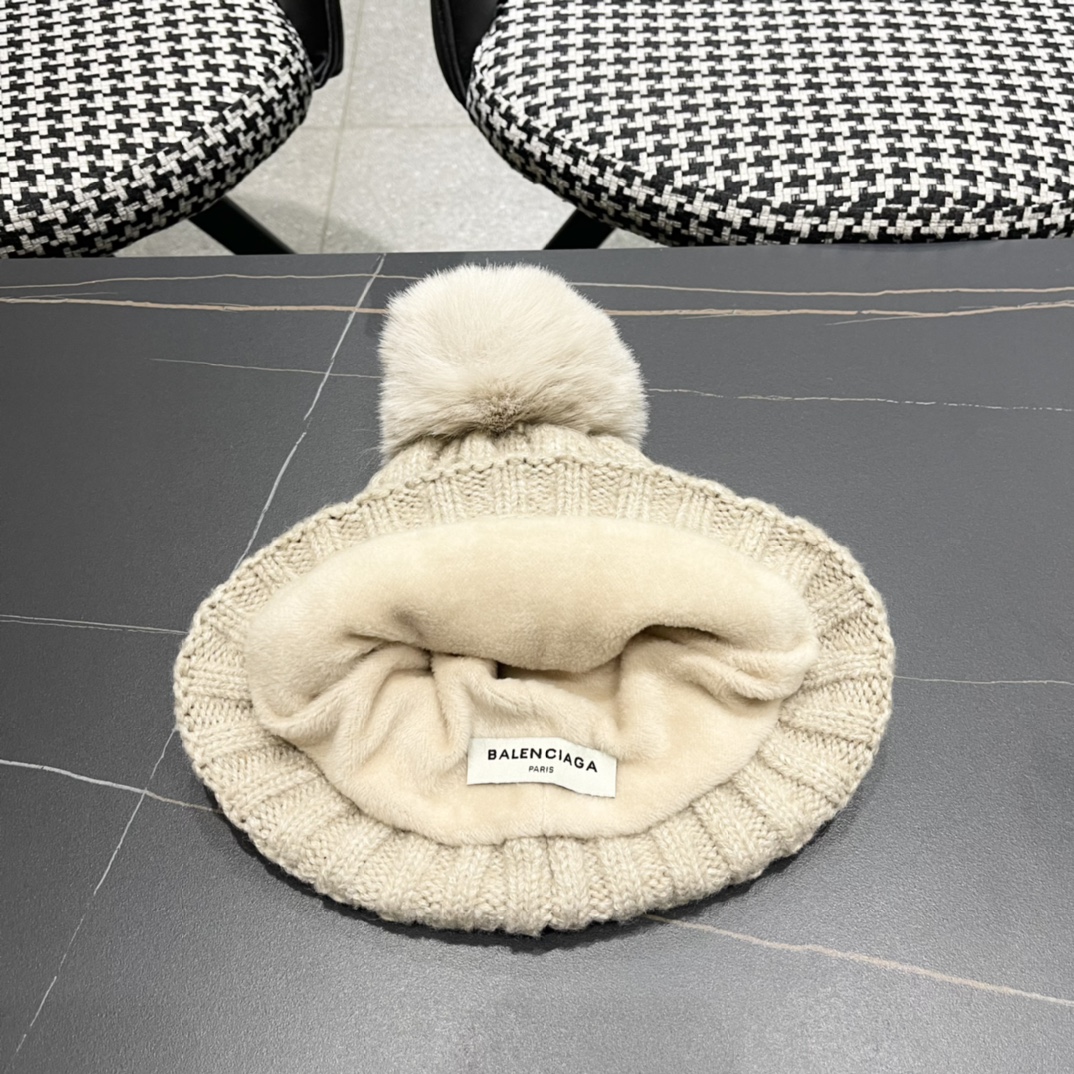  巴黎世家 秋冬新款大牌同款针织毛线帽均码，出街超好搭配！