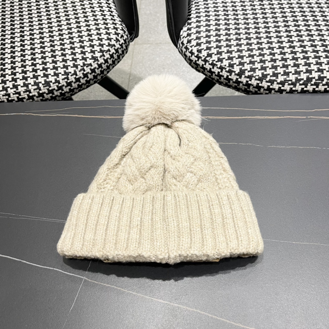  巴黎世家 秋冬新款大牌同款针织毛线帽均码，出街超好搭配！