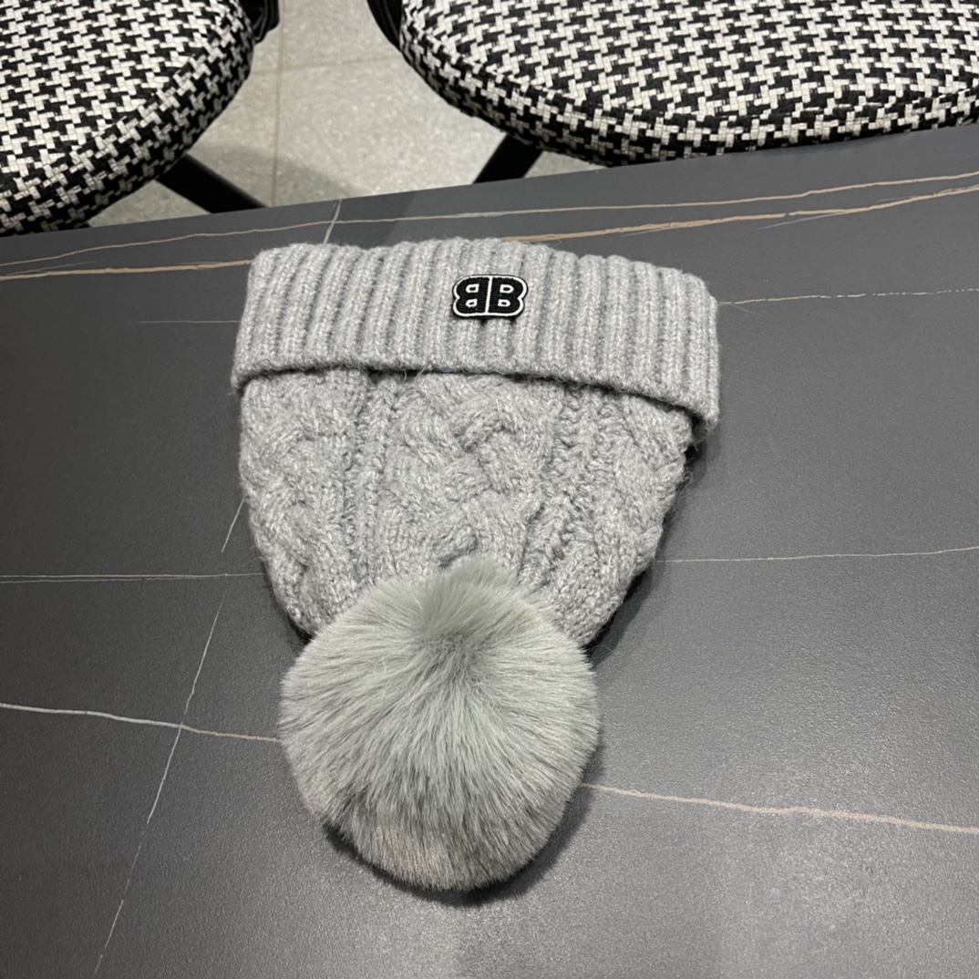  巴黎世家 秋冬新款大牌同款针织毛线帽均码，出街超好搭配！