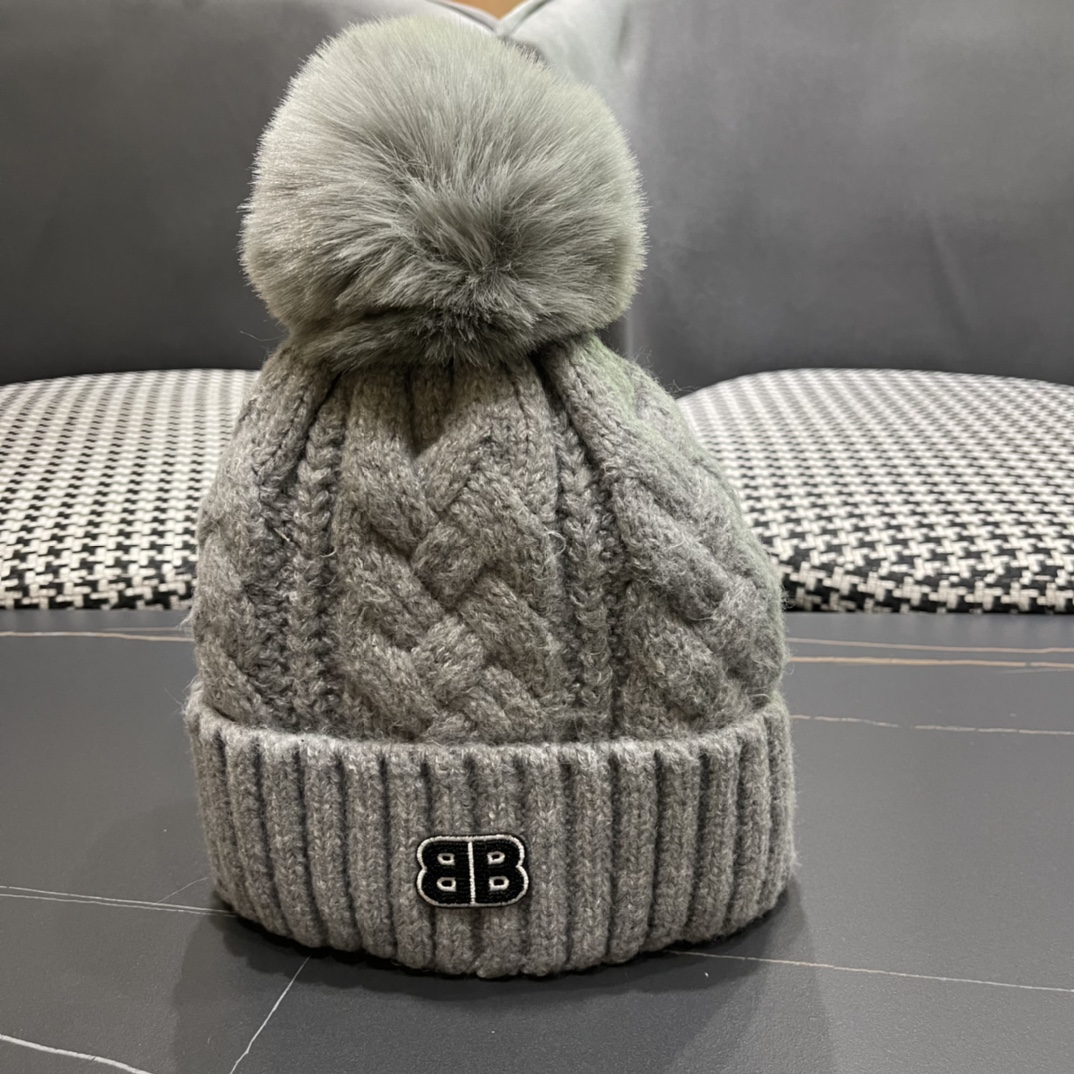  巴黎世家 秋冬新款大牌同款针织毛线帽均码，出街超好搭配！