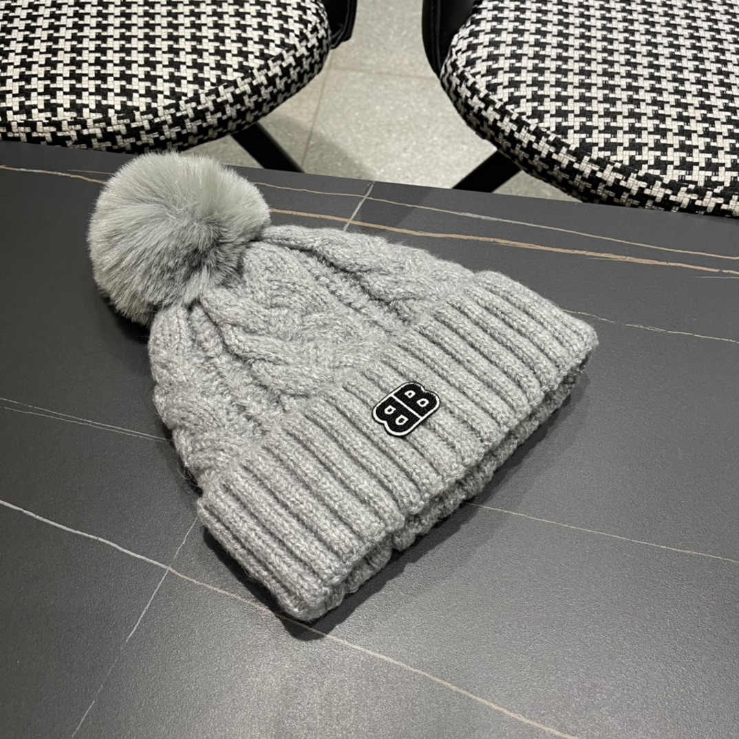  巴黎世家 秋冬新款大牌同款针织毛线帽均码，出街超好搭配！