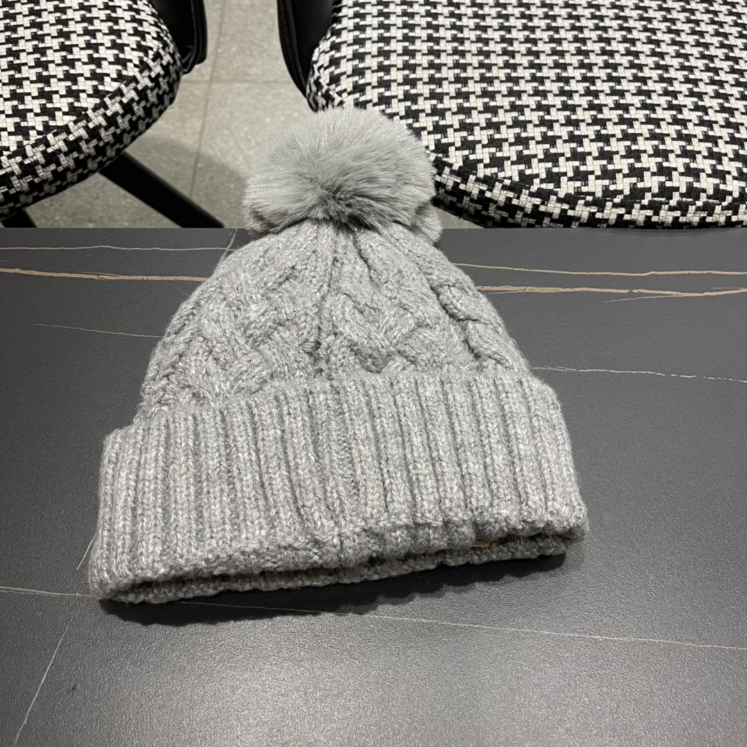  巴黎世家 秋冬新款大牌同款针织毛线帽均码，出街超好搭配！