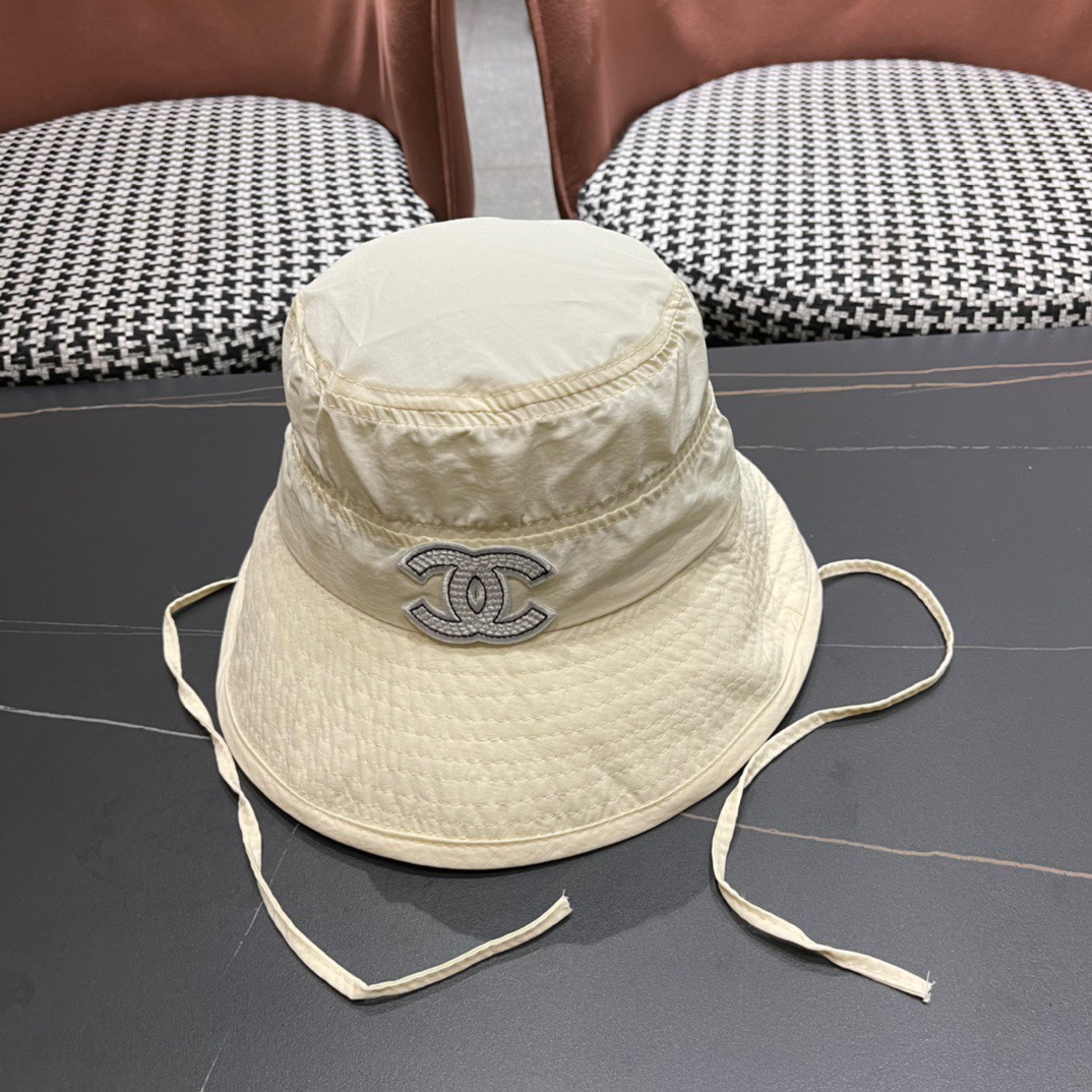  【CHANEL香奈儿】新款原单渔夫帽，遮阳又超好搭配，出街单品