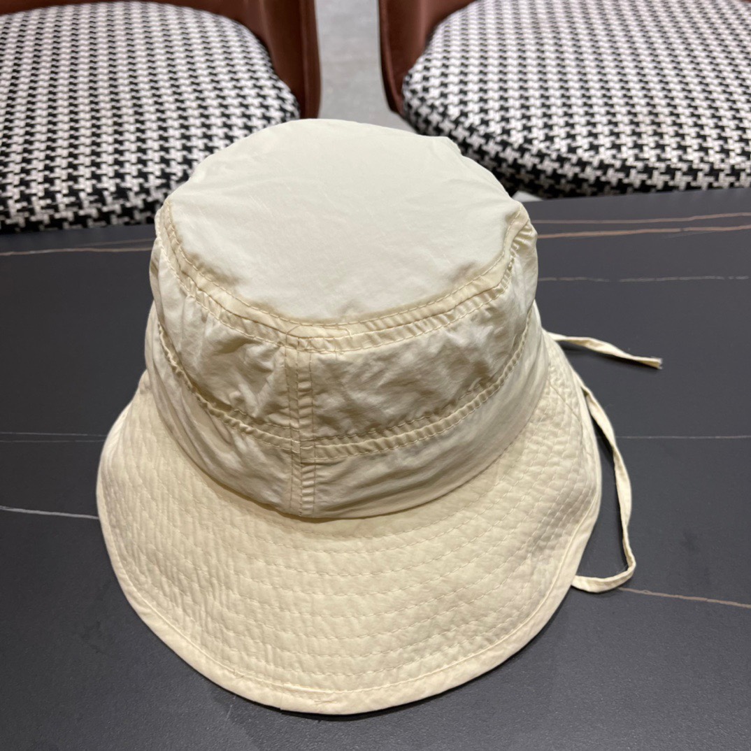  【CHANEL香奈儿】新款原单渔夫帽，遮阳又超好搭配，出街单品