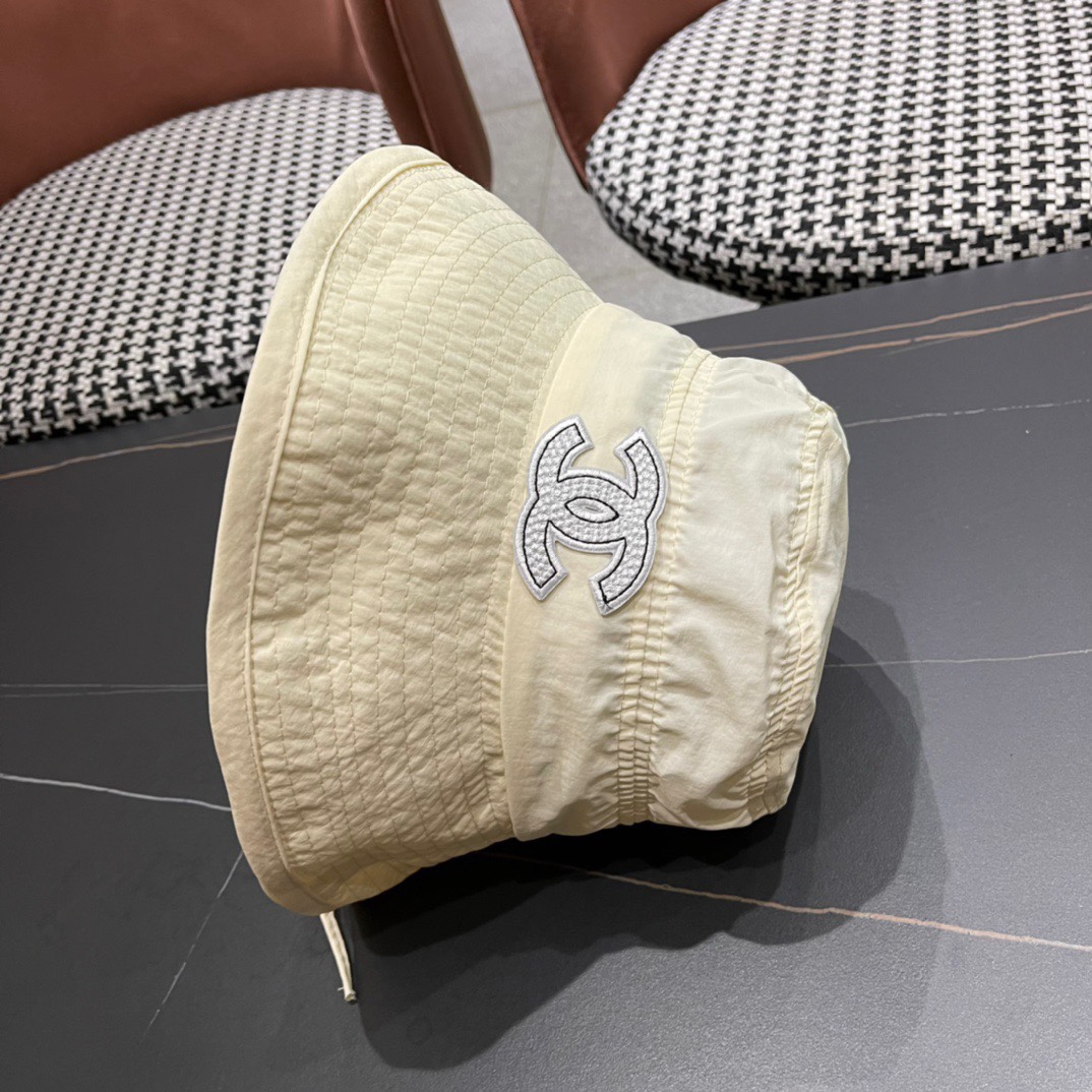  【CHANEL香奈儿】新款原单渔夫帽，遮阳又超好搭配，出街单品